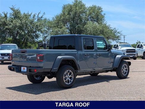 New 2025 Jeep Gladiator Sport image 5