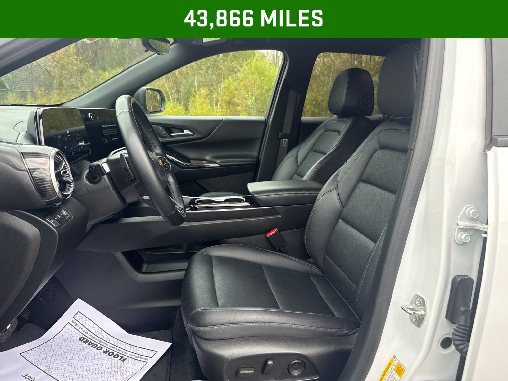 Used 2025 Chevrolet Equinox LT w/ Convenience Package II AWD/4WD image 4