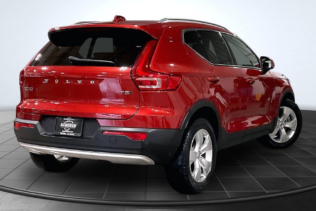 Used 2020 Volvo XC40 T5 Momentum AWD/4WD image 2