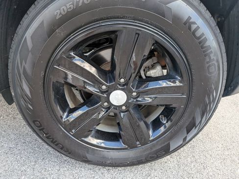 Used 2021 Chevrolet Trax LT w/ Premium Seat Package AWD/4WD image 41