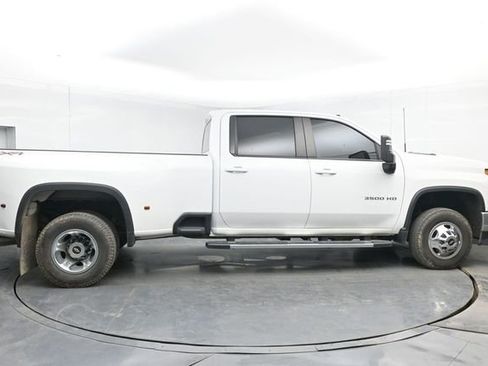 Used 2023 Chevrolet Silverado 3500 LT AWD/4WD image 15
