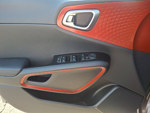 Used 2025 Kia Soul GT-Line FWD image 12