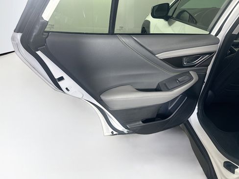 Used 2025 Subaru Outback Onyx Edition AWD/4WD image 25