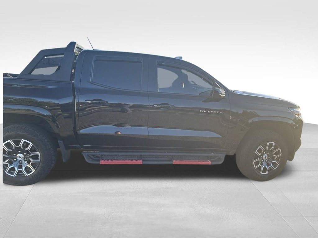 Used 2023 Chevrolet Colorado Z71 AWD/4WD image 3