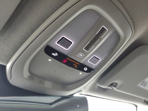 Certified 2023 Volvo XC40 B5 Plus w/ Protection Package Premier image 36