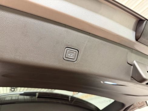Used 2023 Chevrolet Traverse LT w/ LPO, Floor Liner Package AWD/4WD image 35