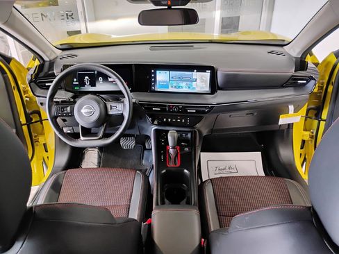 Used 2025 Nissan Kicks SR w/ Illumination Package image 46