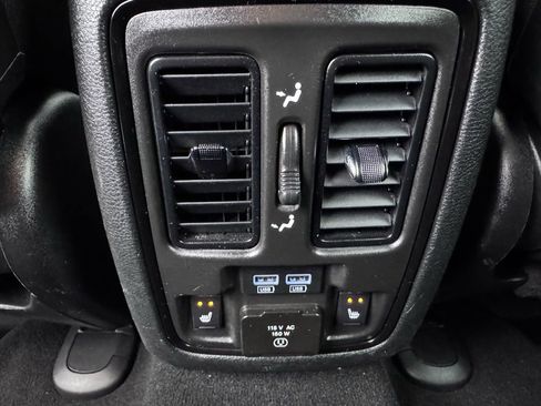 Used 2024 Dodge Durango GT image 38