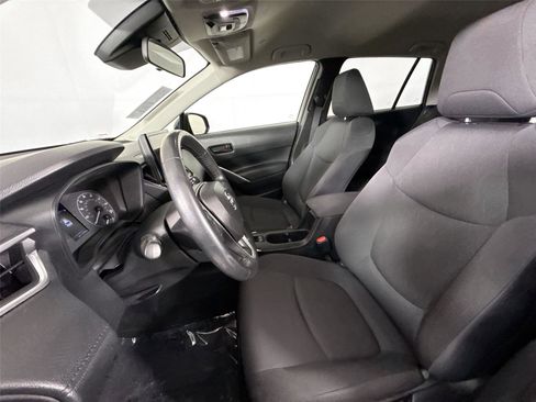 Certified 2023 Toyota Corolla Cross LE FWD image 3