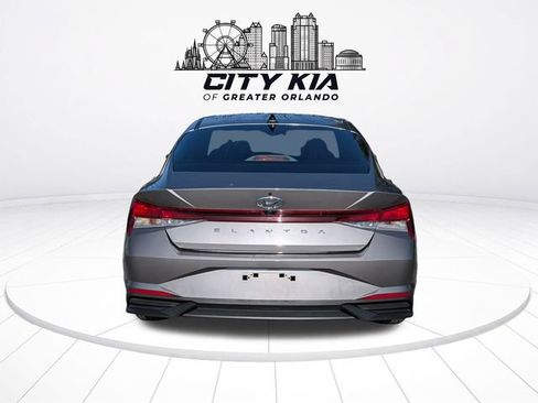 Used 2023 Hyundai Elantra SEL w/ Convenience Package FWD image 5
