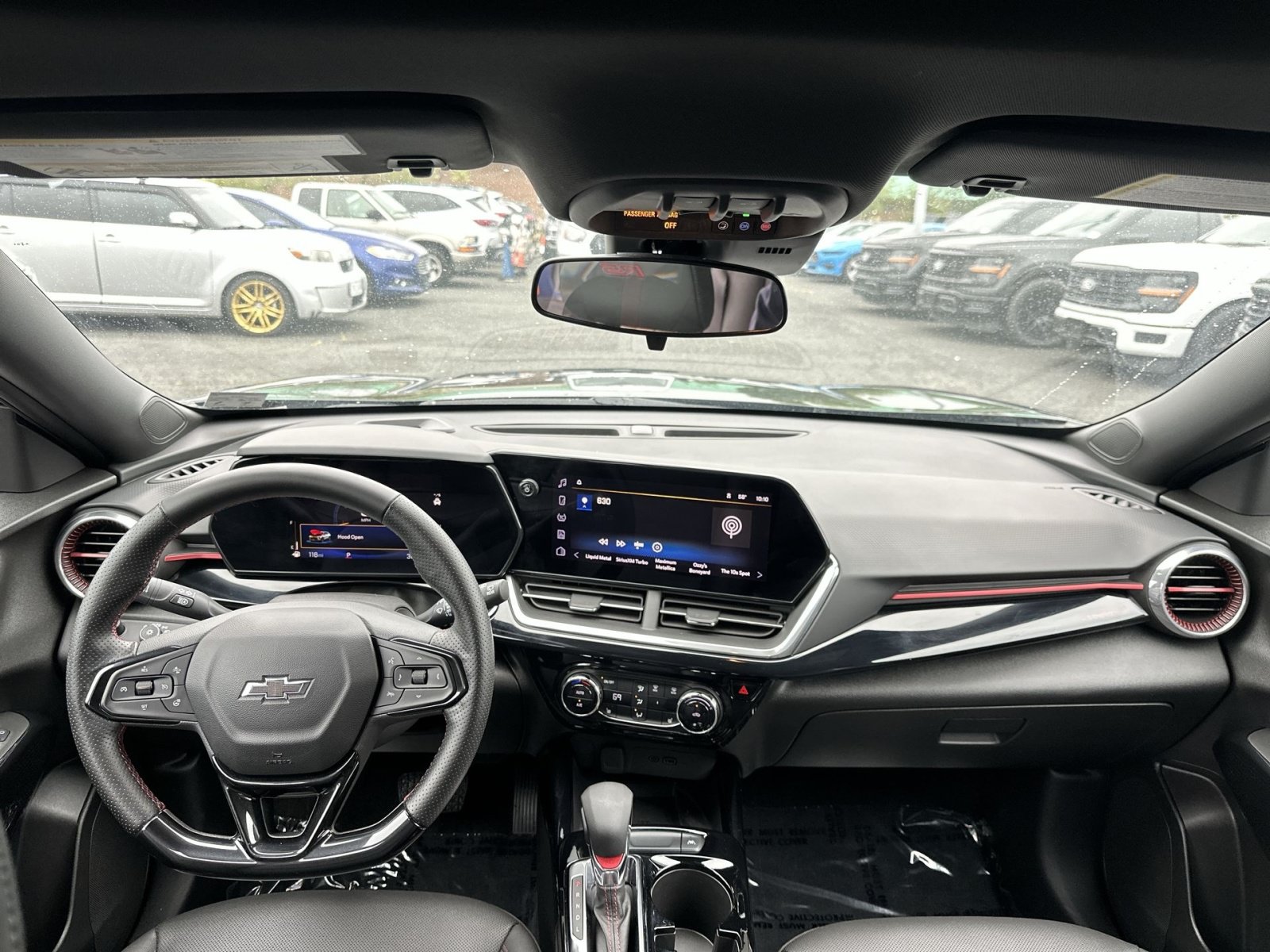 Used 2025 Chevrolet Trax RS w/ Sunroof Package FWD image 24