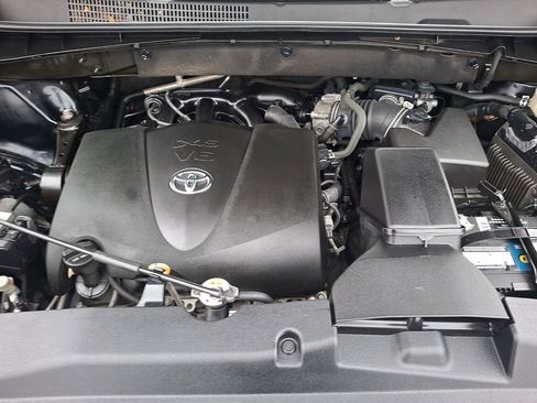 Used 2019 Toyota Highlander Limited Platinum image 31