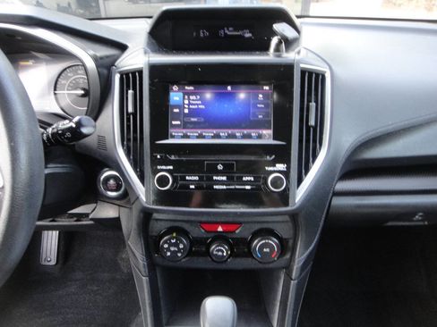 Used 2020 Subaru Impreza 2.0i Premium image 8