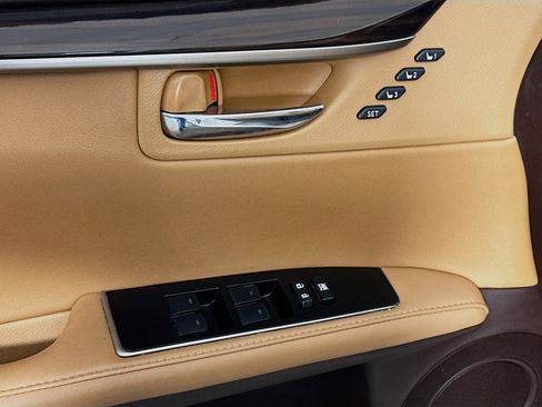 Used 2017 Lexus ES 350 w/ Premium Package FWD image 15