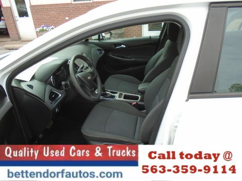 Used 2018 Chevrolet Cruze LS FWD image 7