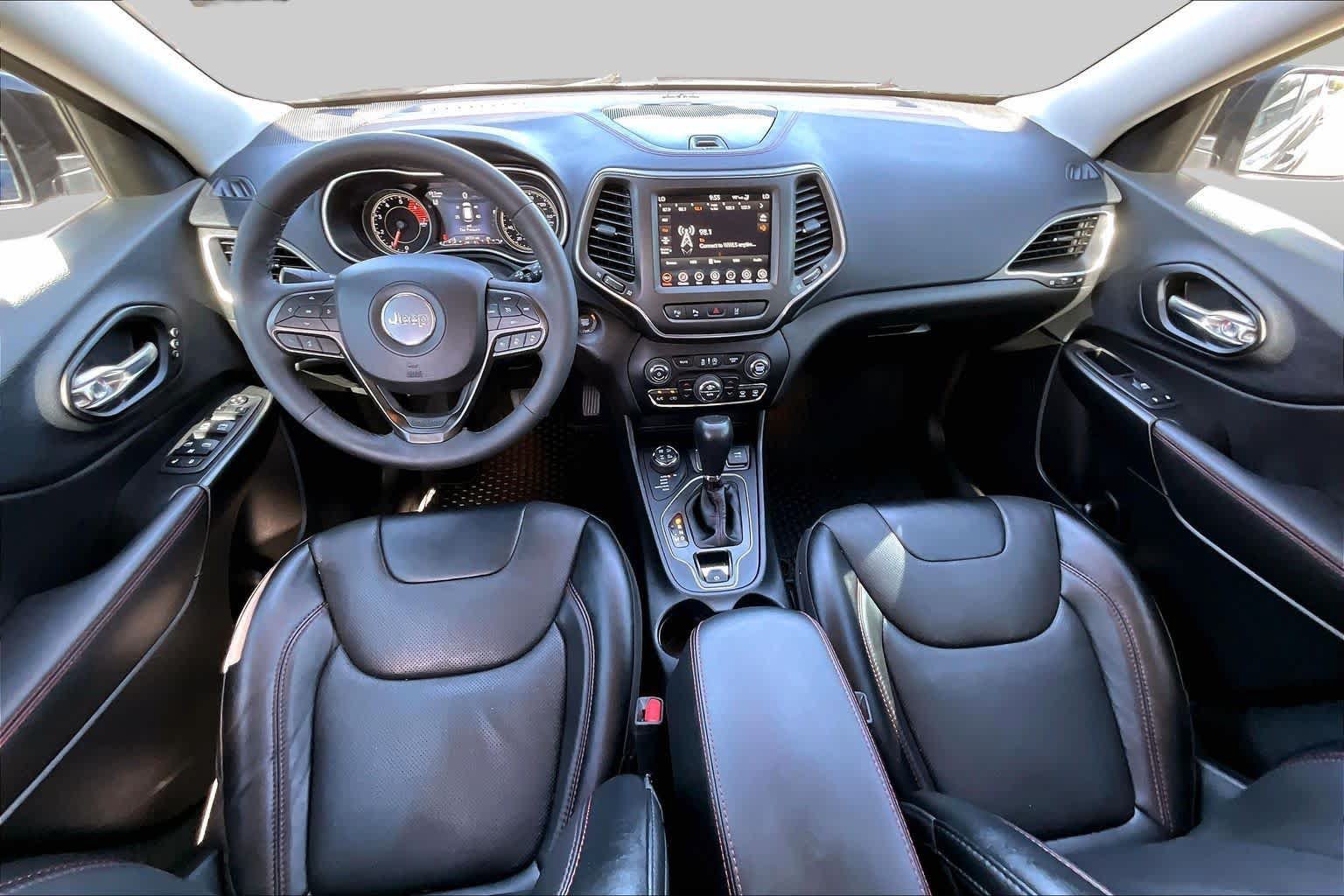 Used 2023 Jeep Cherokee Trailhawk w/ Premium Leather Package AWD/4WD image 15