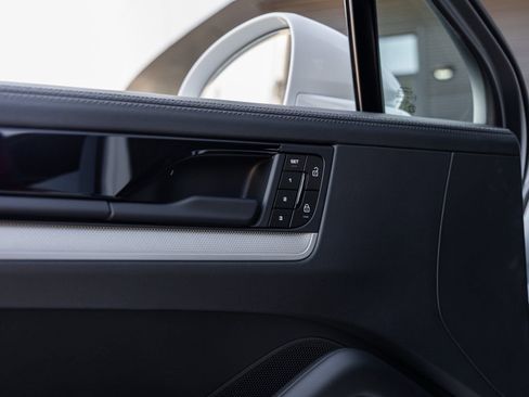 New 2026 Porsche Cayenne S image 22