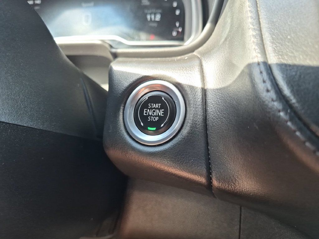 Used 2022 GMC Yukon SLE w/ Gmc Pro Safety Plus Package AWD/4WD image 25