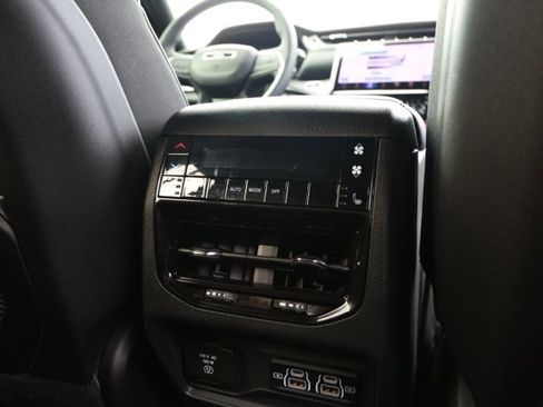 Used 2025 Jeep Grand Cherokee L Limited w/ Black Appearance Package image 31