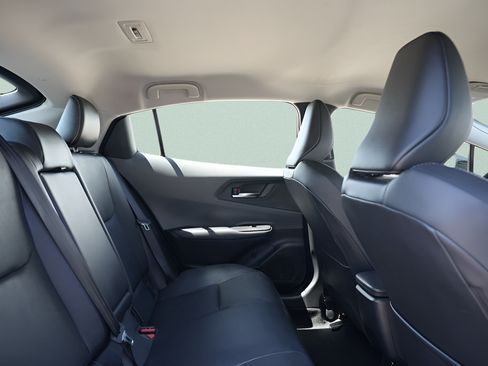 Used 2025 Toyota Prius XLE FWD image 14