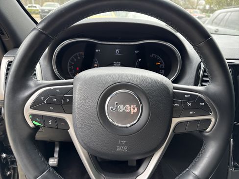 Used 2019 Jeep Grand Cherokee Altitude image 23