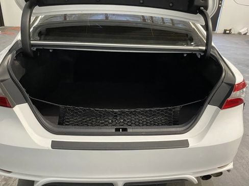 Used 2020 Toyota Camry SE w/ Carpet Mat Package image 8