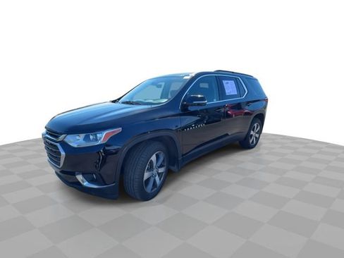 Used 2020 Chevrolet Traverse LT w/ LT Premium Package image 4