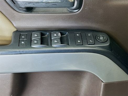 Used 2018 Chevrolet Silverado 1500 LT w/ All Star Edition image 18