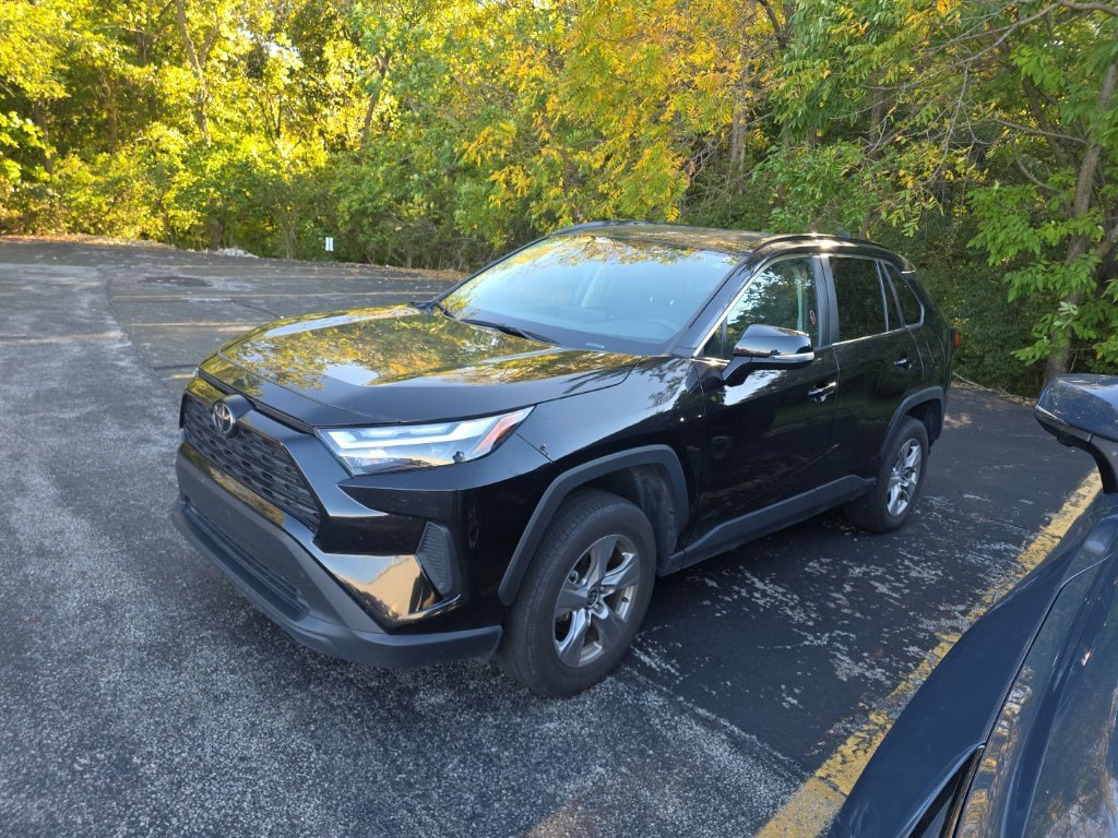 Used 2025 Toyota RAV4 XLE FWD image 1
