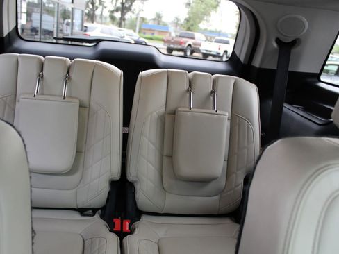 Used 2016 Ford Explorer Platinum image 12