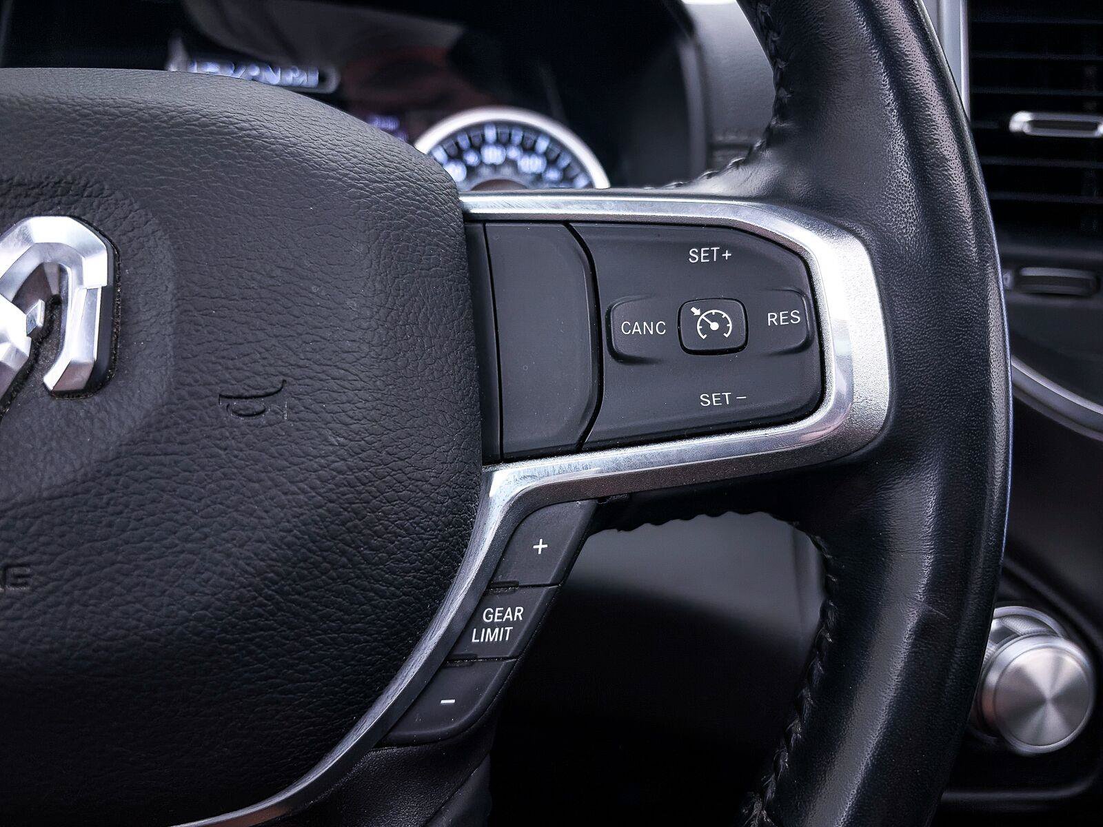 Used 2023 RAM 1500 Laramie AWD/4WD image 33