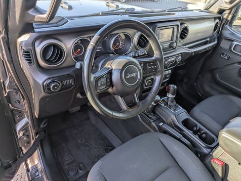 Used 2018 Jeep Wrangler Sport AWD/4WD image 16