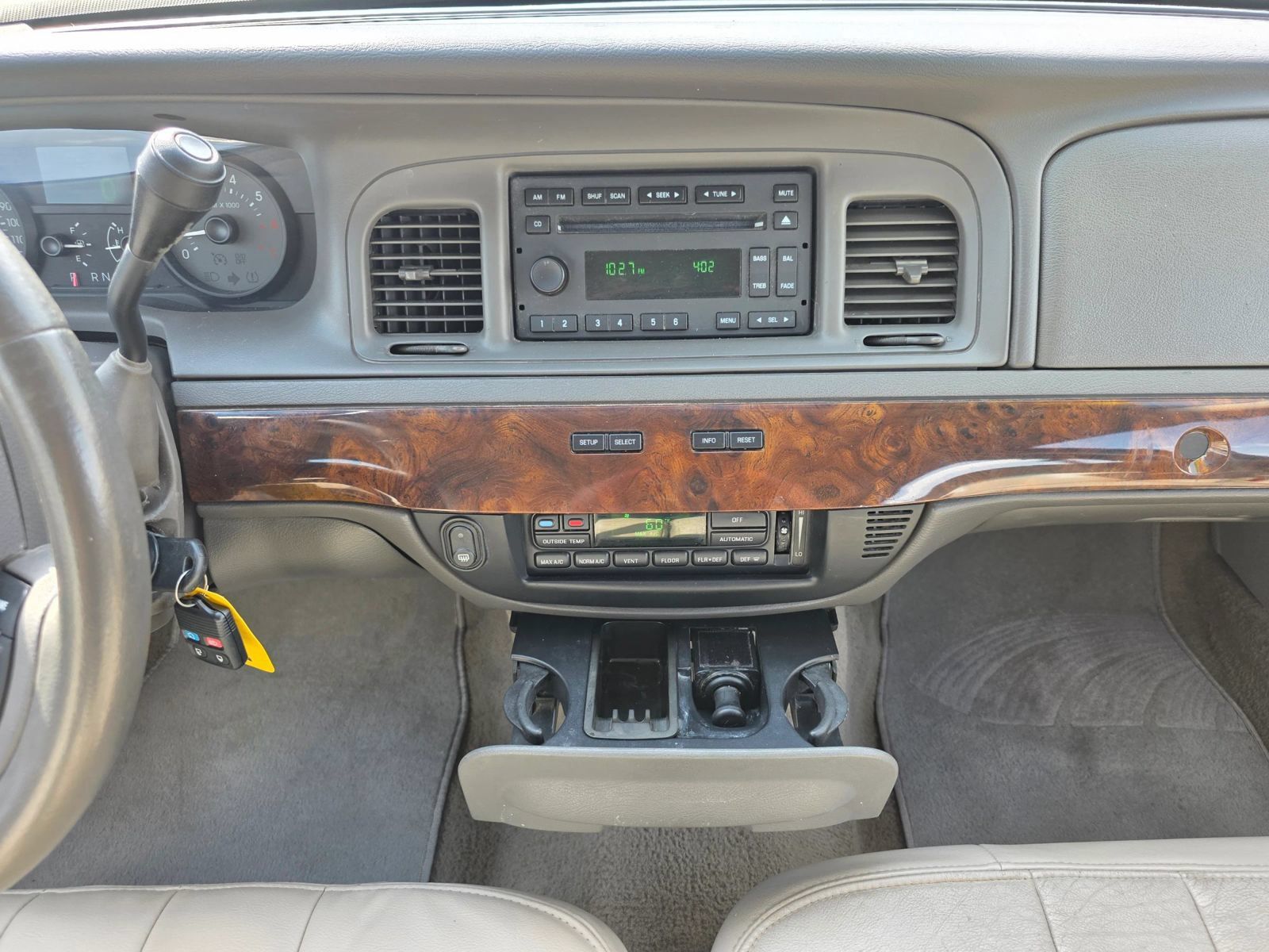 Used 2010 Mercury Grand Marquis LS RWD image 18