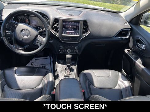 Used 2019 Jeep Cherokee Trailhawk AWD/4WD image 9