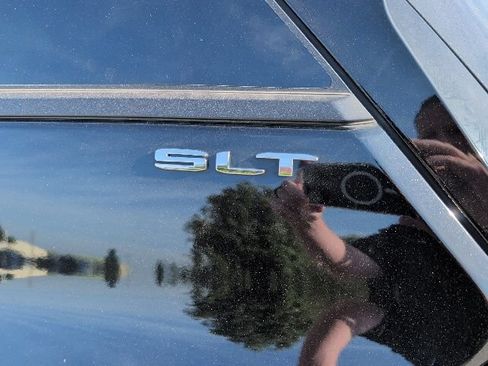 Used 2022 GMC Terrain SLT FWD image 6