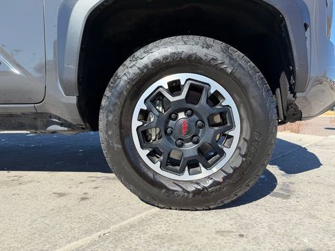Used 2024 Toyota Tacoma TRD Off-Road w/ TRD Off Road Premium Package image 33