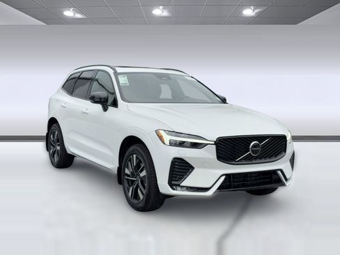 New 2026 Volvo XC60 B5 Core w/ Climate Package image 7