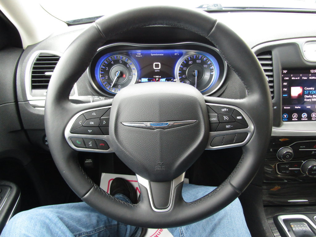 Used 2017 Chrysler 300 Limited RWD image 20
