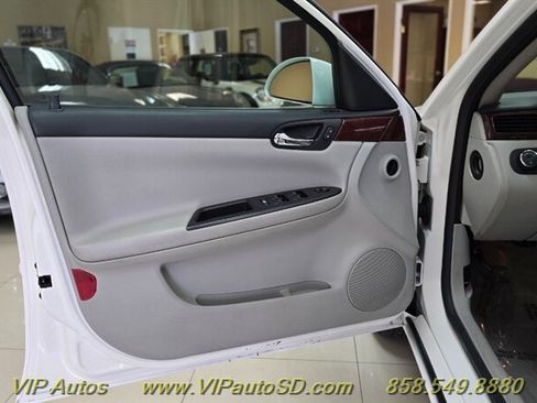 Used 2006 Chevrolet Impala LT FWD image 11