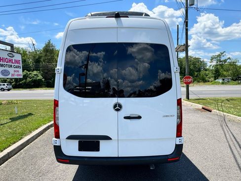 Used 2025 Mercedes-Benz Sprinter 2500 image 6
