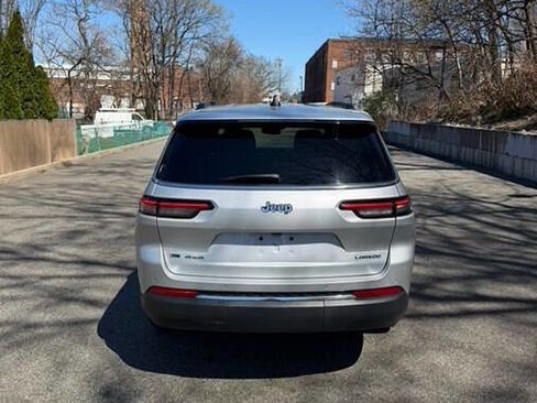 Used 2022 Jeep Grand Cherokee L Laredo w/ Luxury Tech Group I image 11