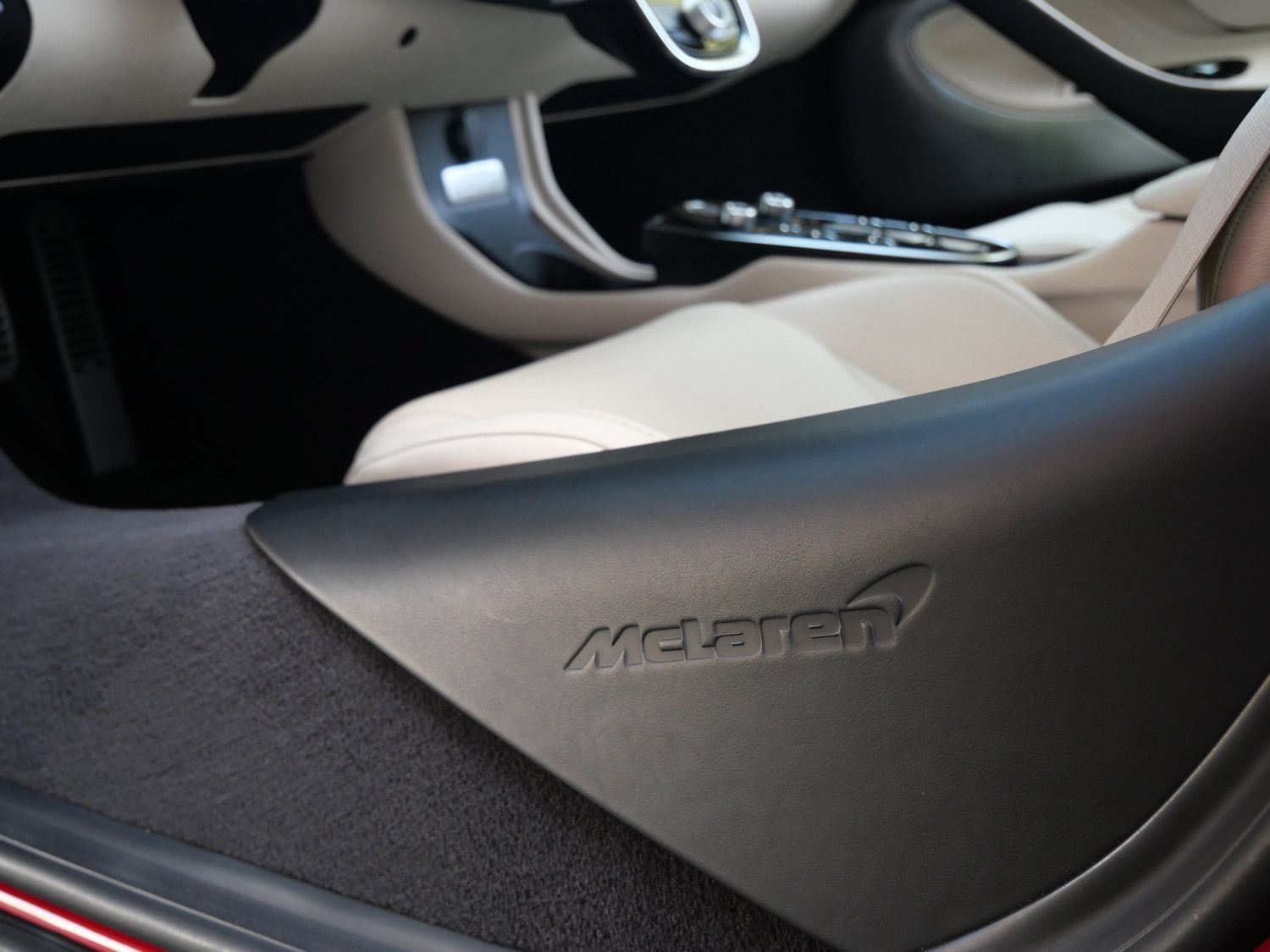 Used 2023 McLaren GT RWD image 19