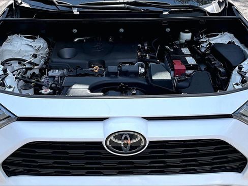 Used 2024 Toyota RAV4 XLE FWD image 30