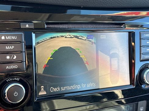 Used 2022 Nissan Rogue Sport SL w/ Premium Package image 23