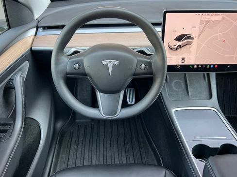 Used 2023 Tesla Model Y Long Range AWD/4WD image 15