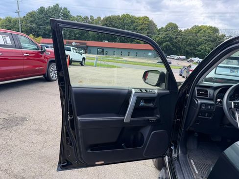 Used 2019 Toyota 4Runner Limited AWD/4WD image 14