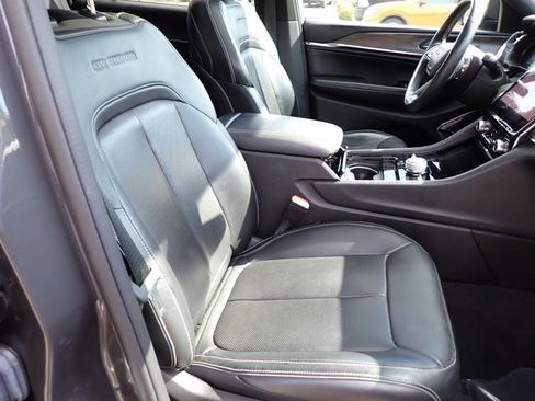 Certified 2022 Jeep Grand Cherokee L Overland image 12