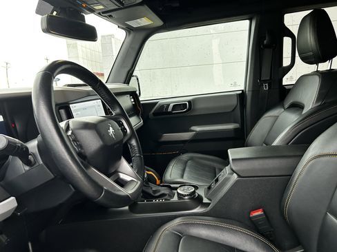 Used 2022 Ford Bronco Badlands image 10