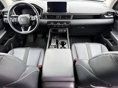 Used 2025 Honda Pilot EX-L image 14
