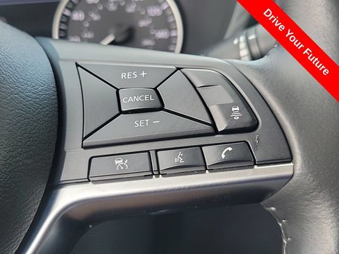 Used 2025 Nissan Sentra SV w/ All-Weather Package FWD image 5